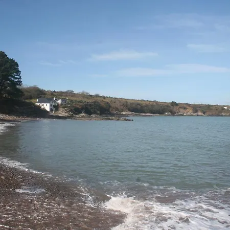 Tigh Cladach بيت للعطل